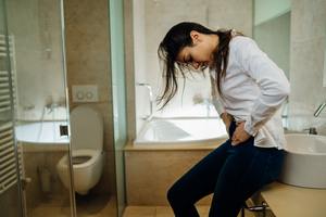 woman with pelvic pain